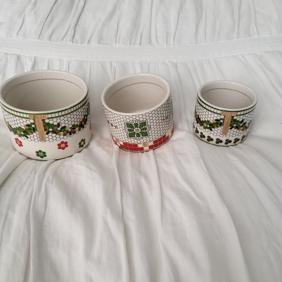 The Bistro Tile Measuring Cups, Set of 3: Festive Edition - Picture 3 of 7